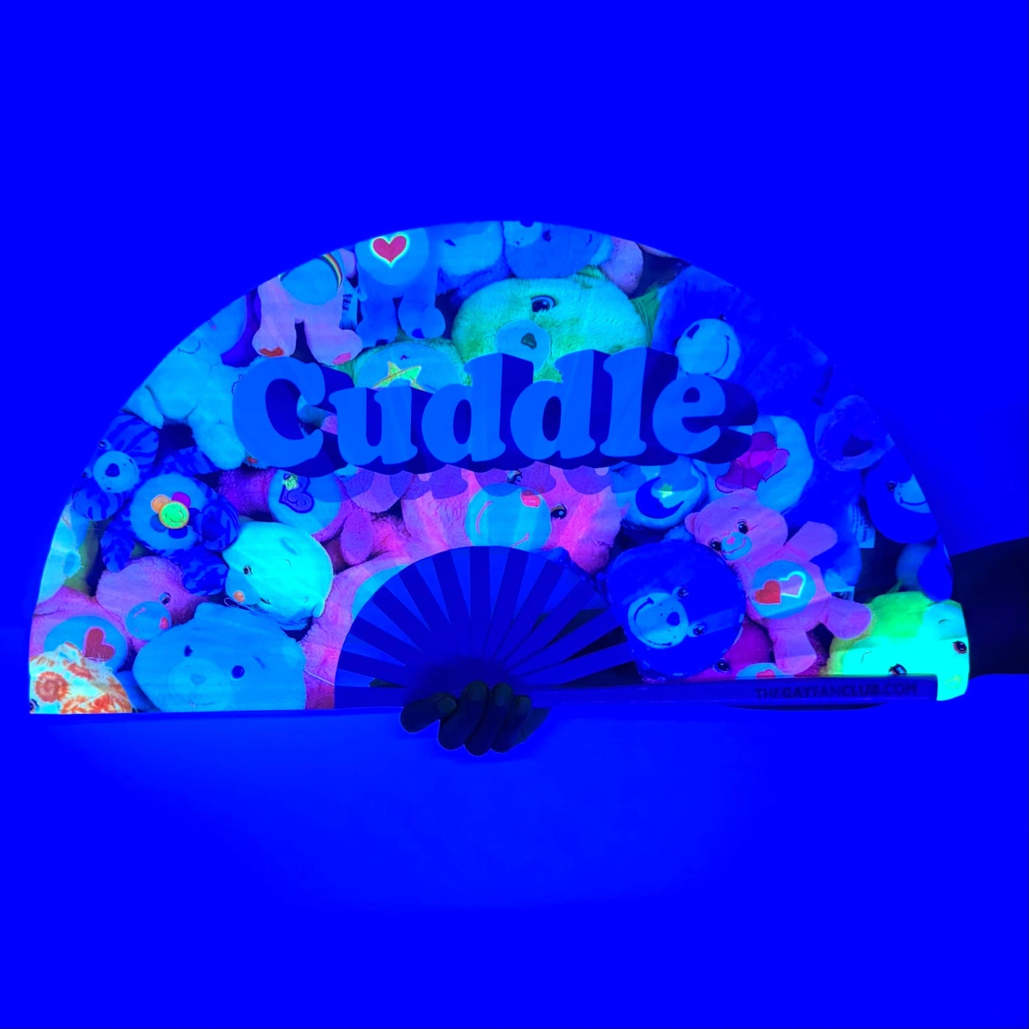 Cuddle – UV Festival Fan
