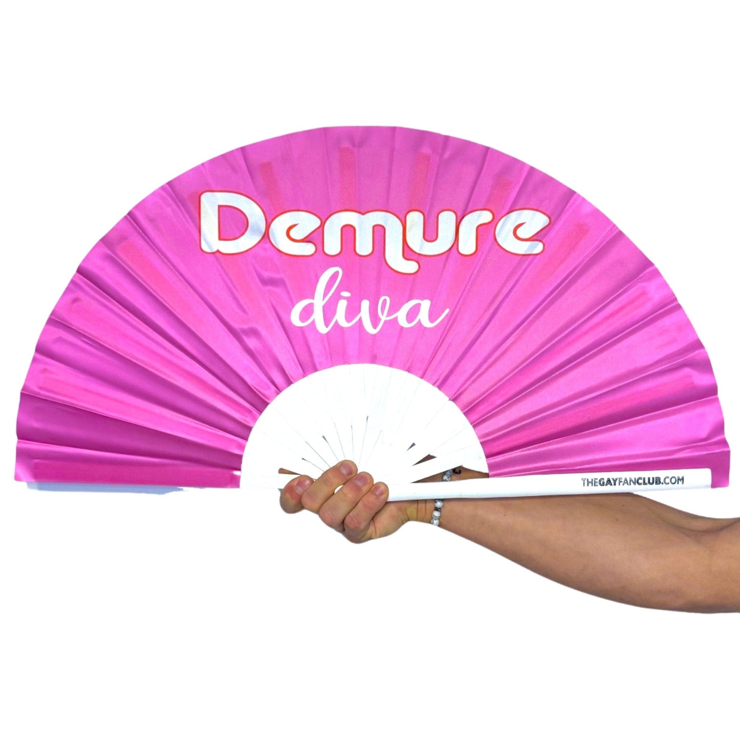 Demure Diva – Festival Fan