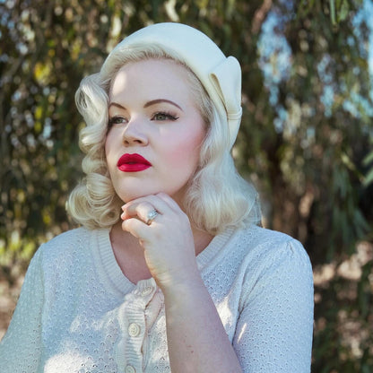 The Head-Turner Structured Beret — White