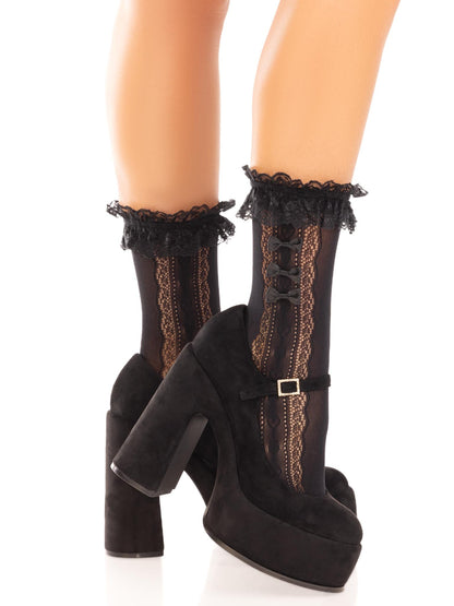 Sweetheart Lace Ruffle & Bow Anklet Socks — Black or White