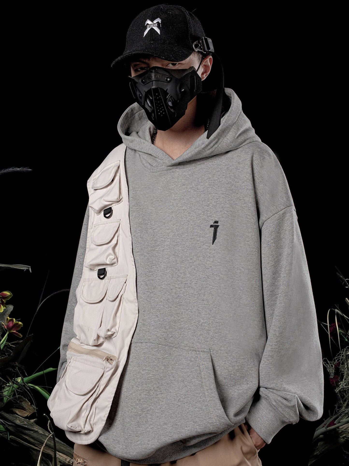 Utility Mode Multi-Pocket Hoodie — Grey