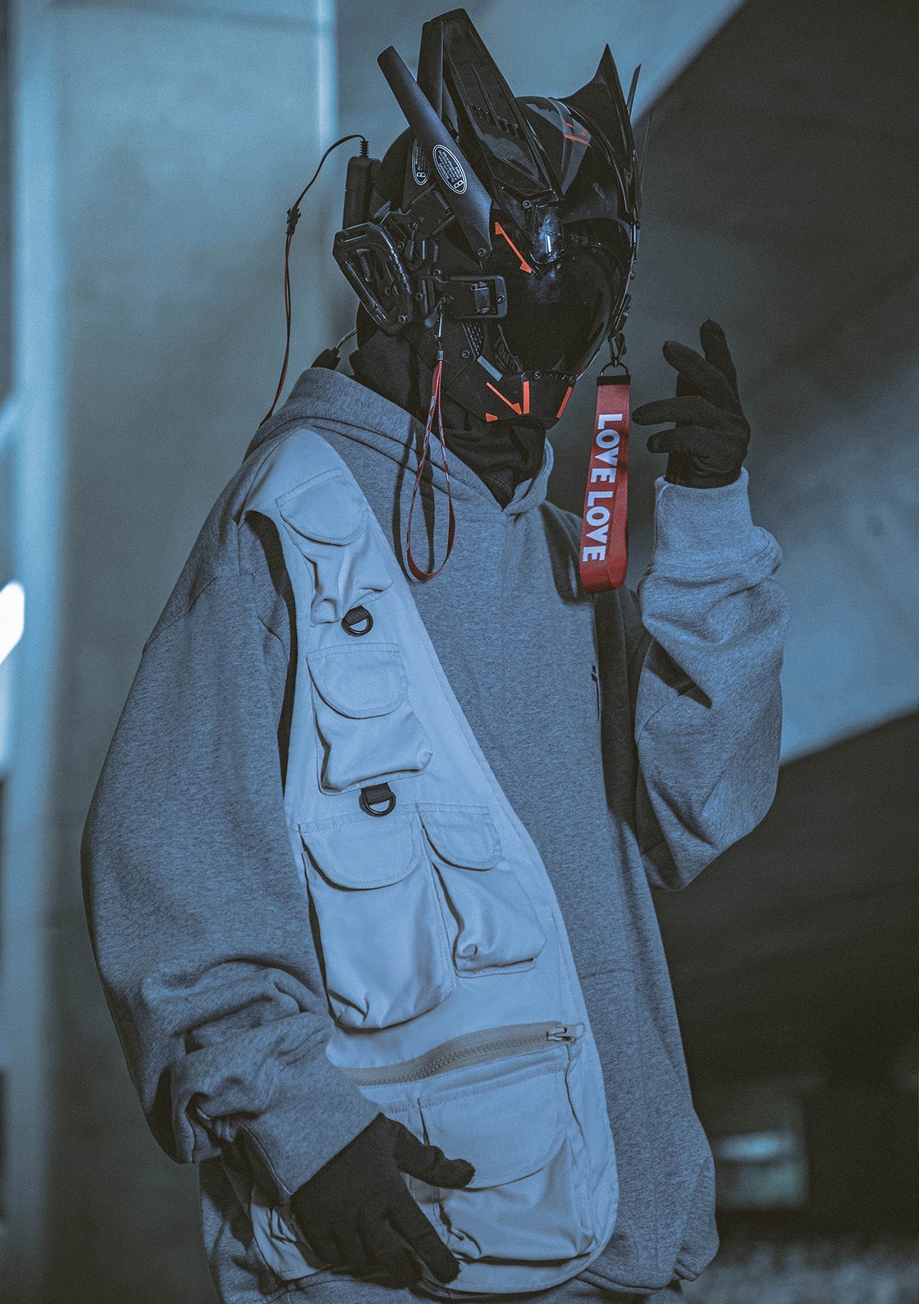Utility Mode Multi-Pocket Hoodie — Grey