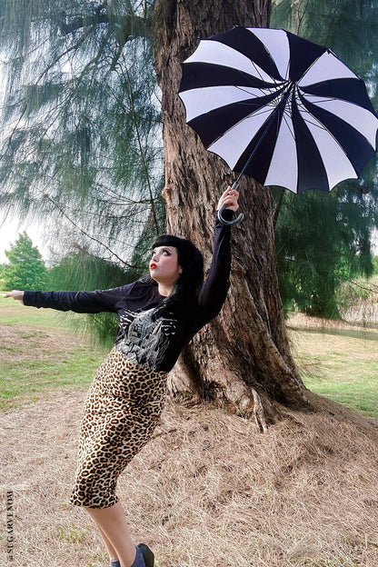 Batwing Pagoda Umbrella – Black & White Statement Stripe