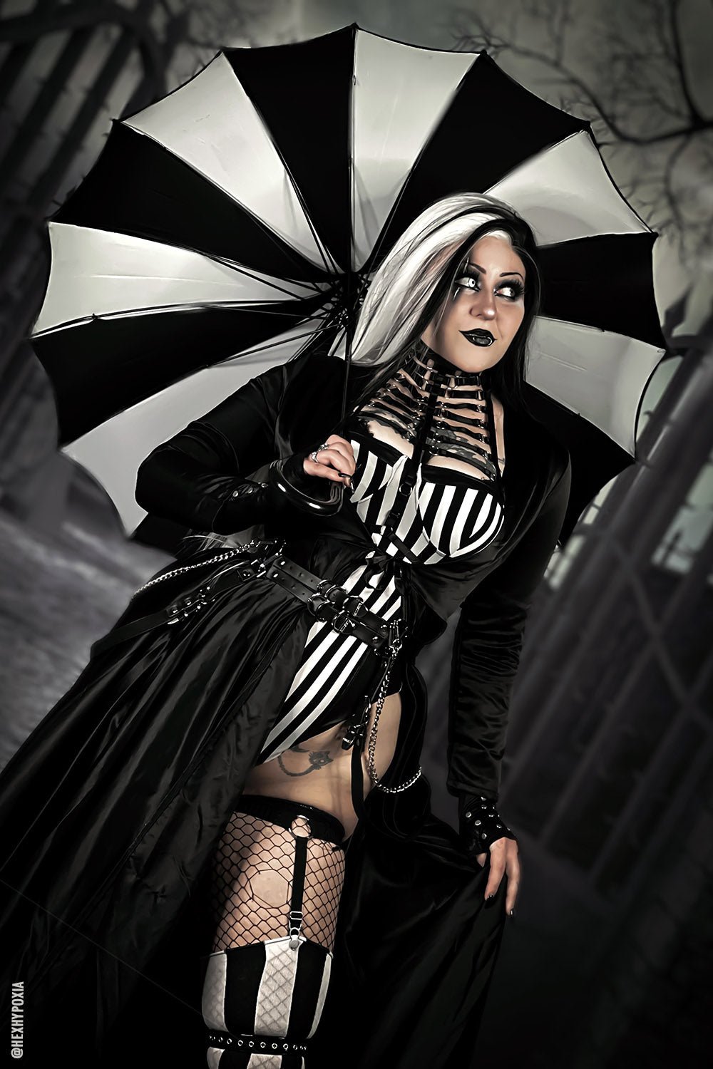 Batwing Pagoda Umbrella – Black & White Statement Stripe