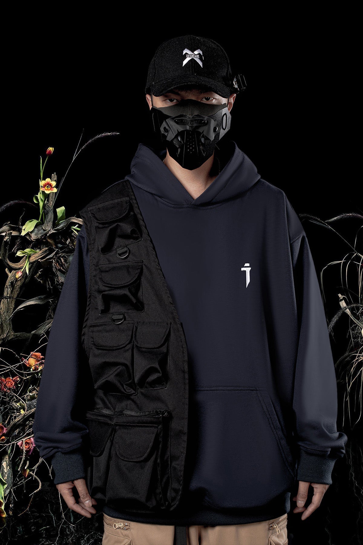 Utility Mode Multi-Pocket Hoodie — Grey