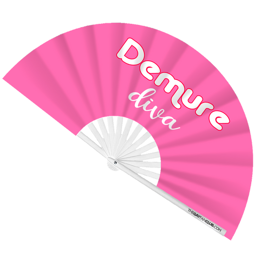 Demure Diva – Festival Fan