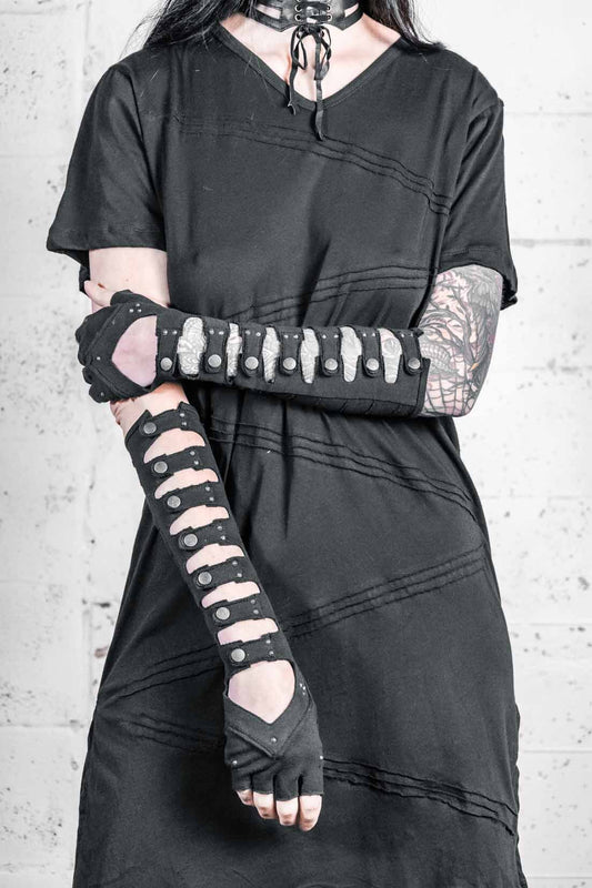 Minaret Snap Gauntlets — Black Cotton | Five and Diamond